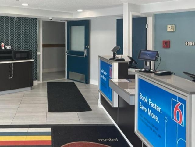 Studio 6 Suites East Syracuse Airport Extérieur photo