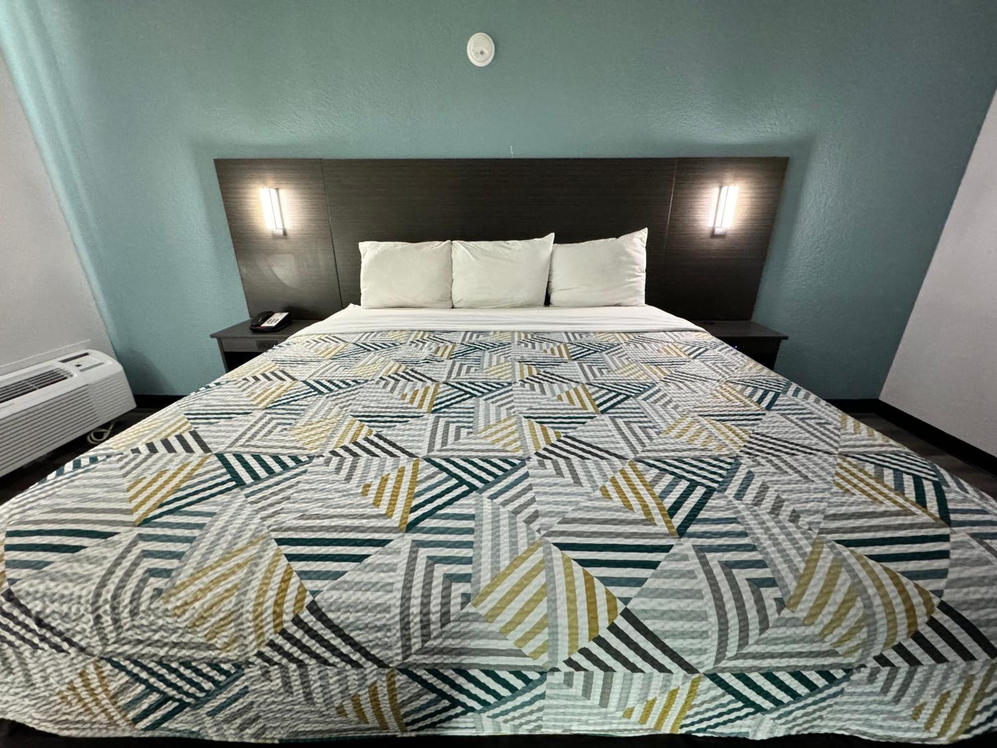 Studio 6 Suites East Syracuse Airport Extérieur photo