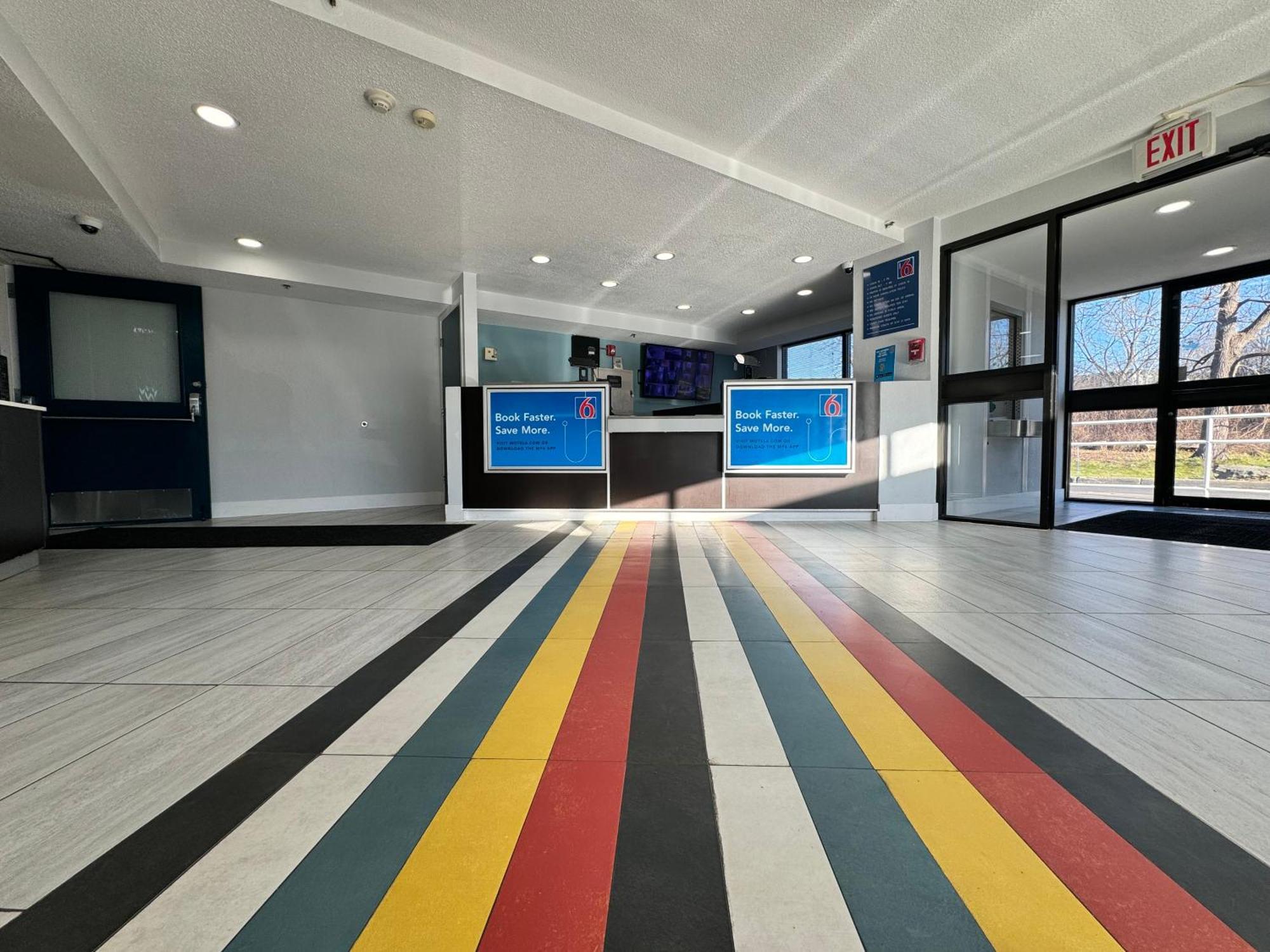 Studio 6 Suites East Syracuse Airport Extérieur photo
