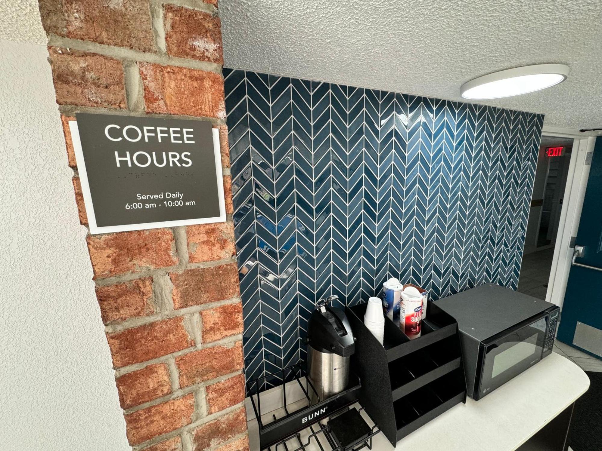 Studio 6 Suites East Syracuse Airport Extérieur photo